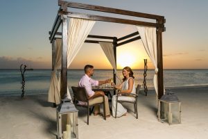 Things To Do Aruba - Beachfront Dining Atardi