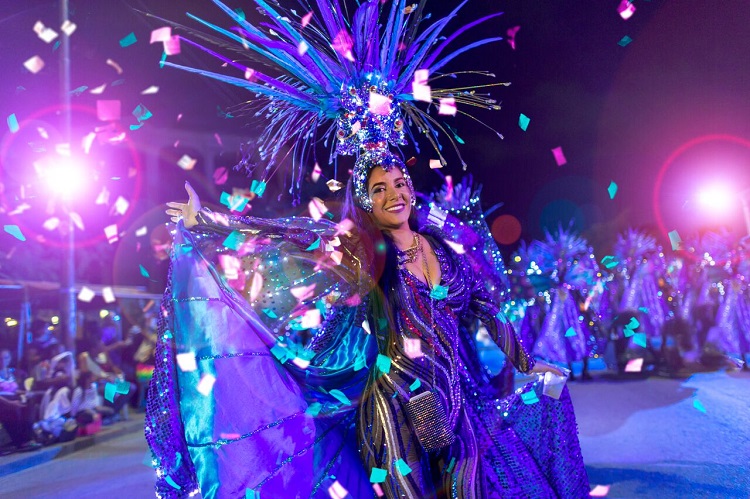 discover carnival in aruba
