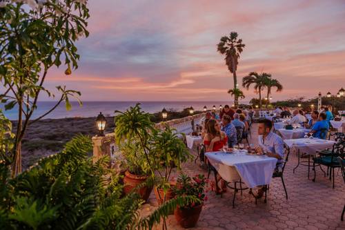faro-blanco-restaurant-aruba-next-to-california-lighthouse-visitaruba-blog-by-megan-rojer
