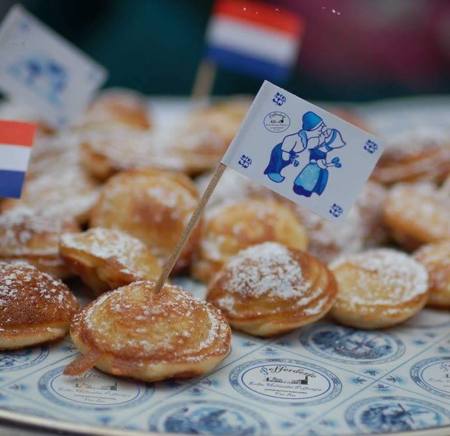 pofferdorie-poffertjes-aruba-food-truck-stand-at-hi-winds-2018-windsurfing