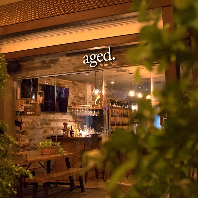 aged-wine-bar-aruba-visitaruba