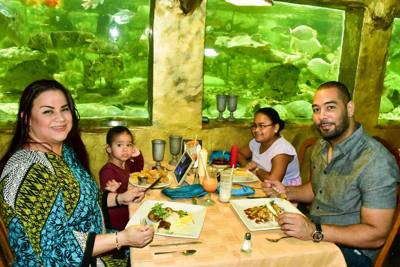 buccaneer-restaurant-aruba-things-to-do-kids-life-dinner-family-visitaruba-blog