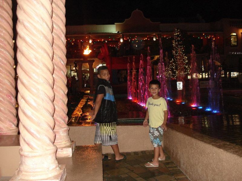 photo-by-sonja-theysen-water-show-at-paseo-herencia-aruba-visitaruba-blog