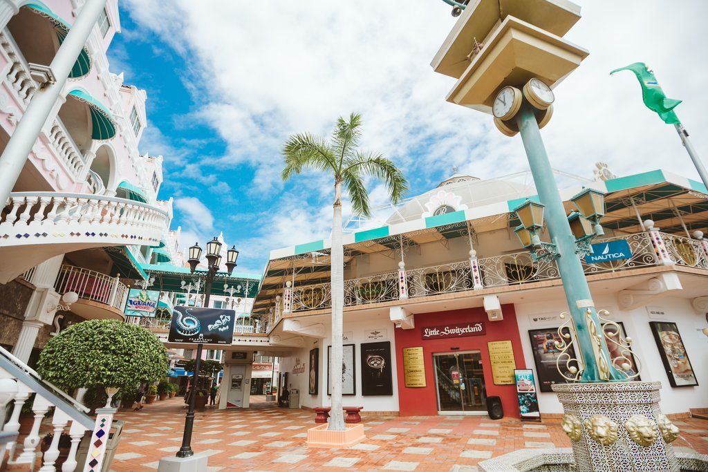 10 Best Shopping Malls in Aruba - Aruba's Most Popular Malls and