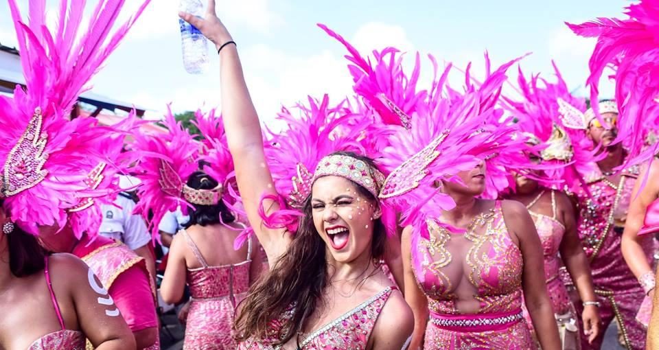 champagne-carnival-group-aruba-visitaruba-blog-megan-rojer