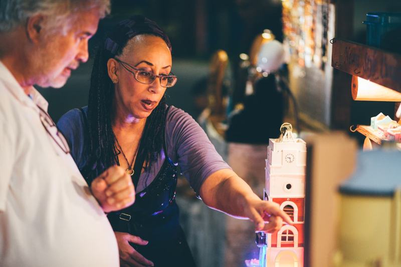 photo-by-aruba-art-fair-eventgoer-enjoys-exhibit-san-nicolas