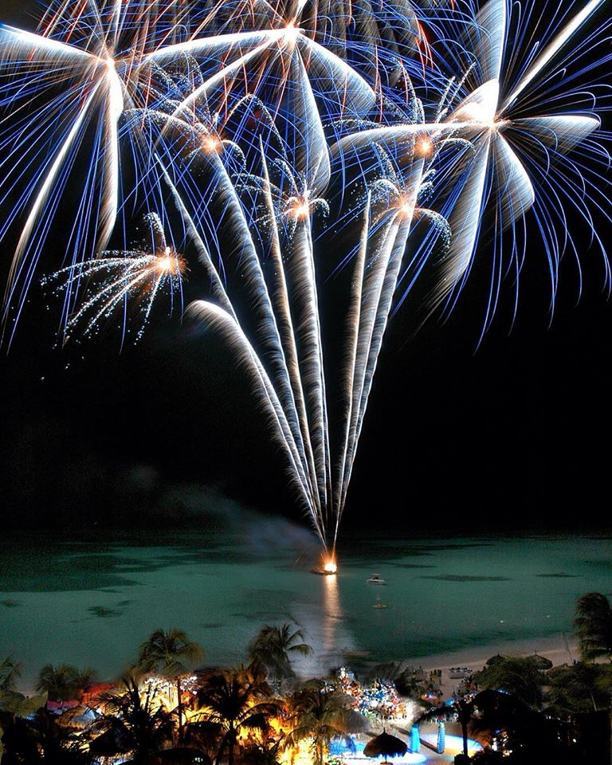 photo by Hilton Aruba Caribbean Resort and Casino-Fireworks-Tiro-Batata