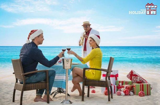 photo by Holiday Inn Aruba Beach Resort and Casino-salud-bina-wine-cheers-holidays