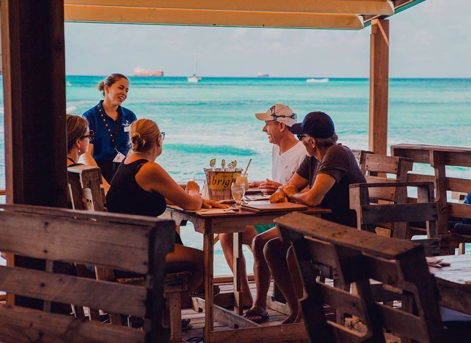 7 Food Spots for Beachfront Bites in Aruba