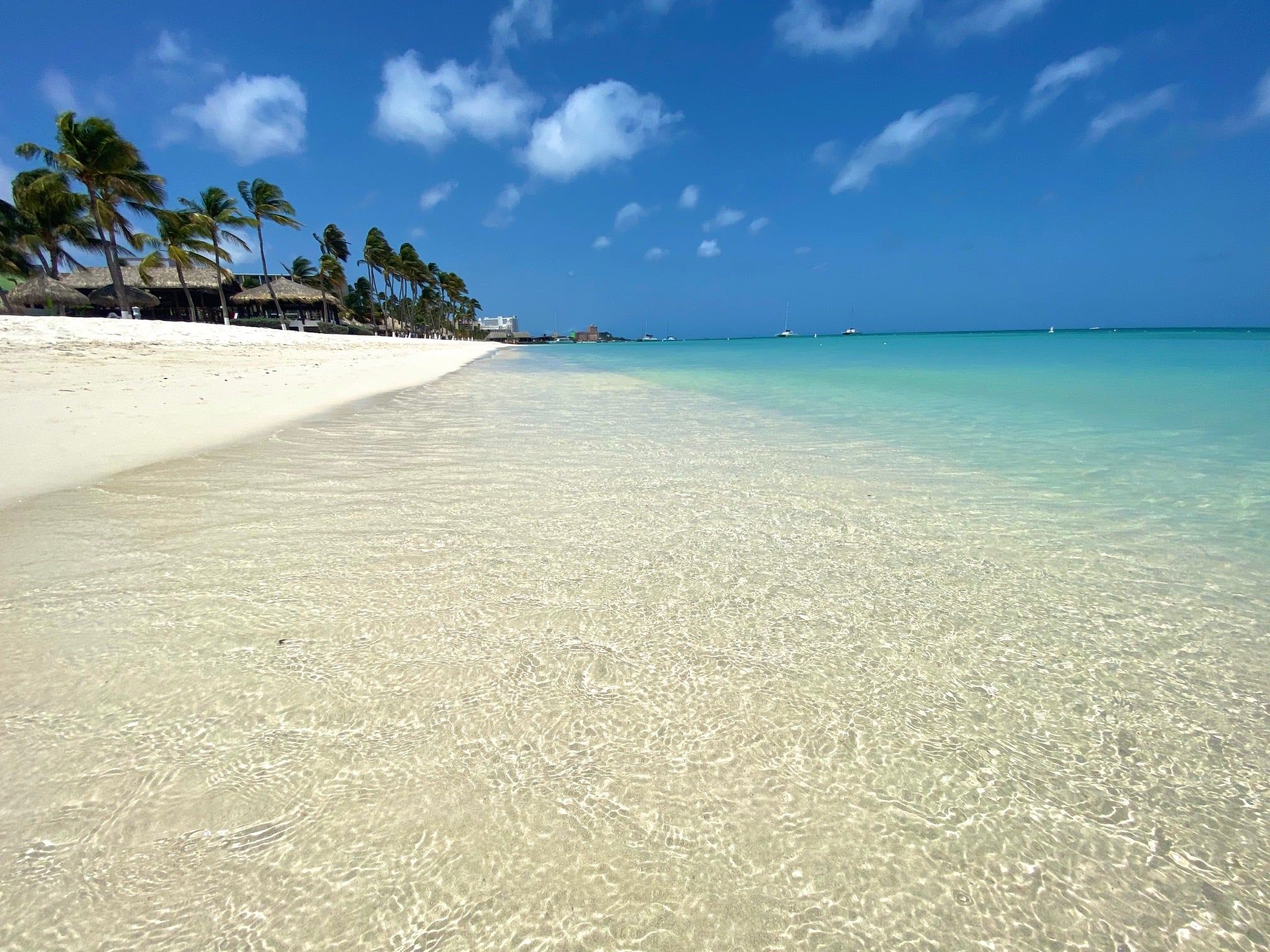 islands to visit near aruba