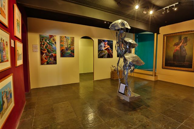 Contemporary art and sculpures at LAmerica Gallery