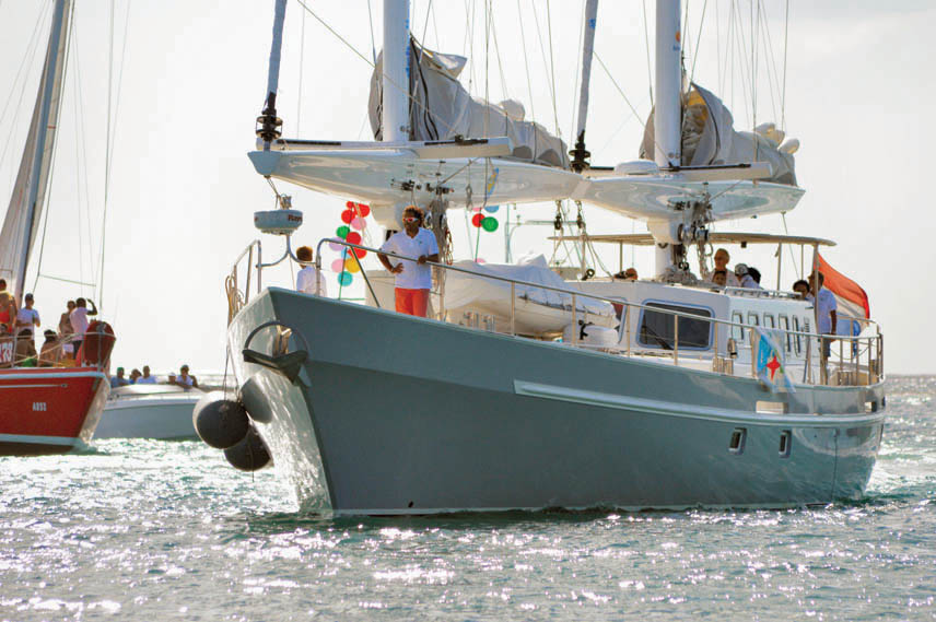 Ecolution, an energy-efficient sailboat, and his crew arrived on Aruba