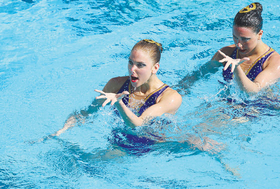 Aruba's top athlete in synchronized swimming wins 2 bronze medals