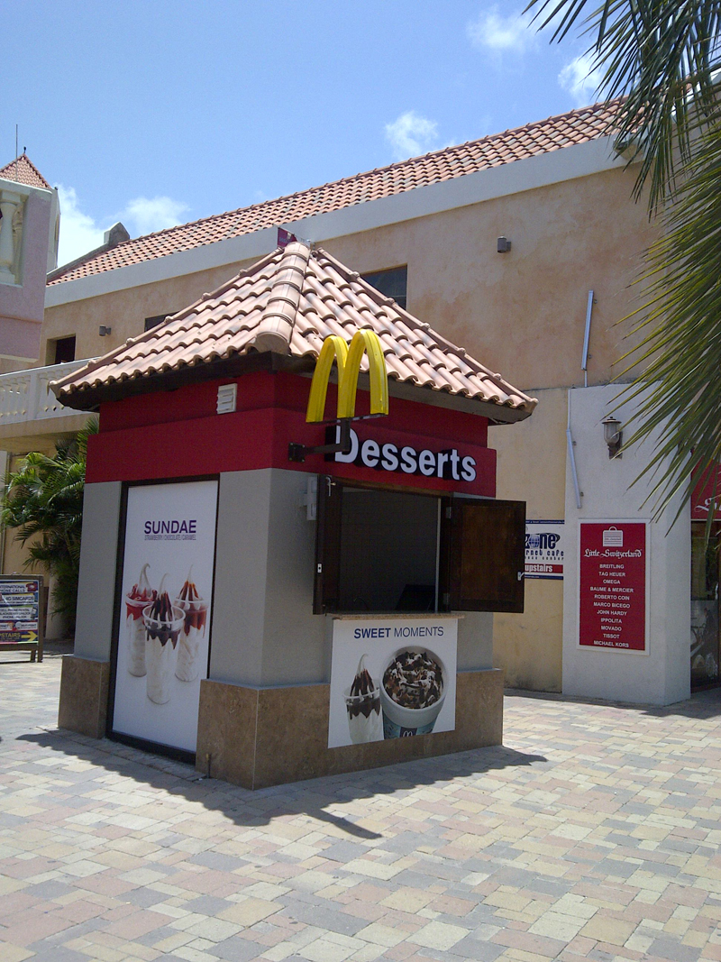 Paseo Herencia welcomes the first McDonald dessert center to Aruba