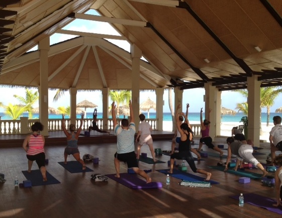 Top Market Journalists visiting Aruba’s Manchebo Beach Resort & Spa for Yoga and breakfast