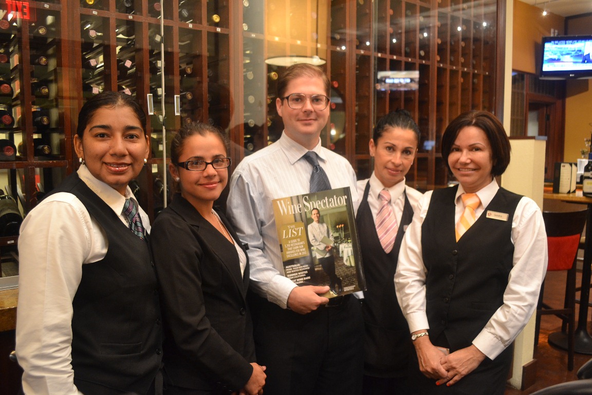 Ruth's Chris Steak House in Aruba earns 2013 Wine Spectator Award of Excellence