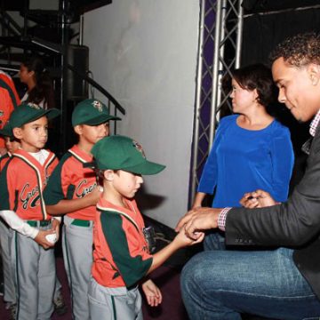 Chilling at Sanibel Island beach with Aruba native Xander Bogaerts - The  Boston Globe