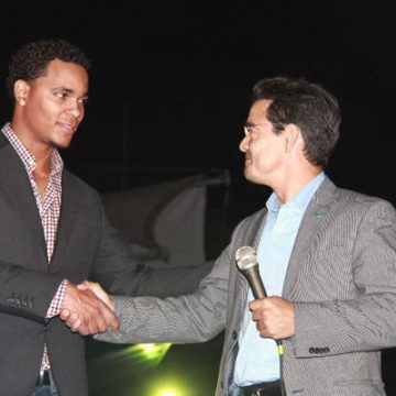 Chilling at Sanibel Island beach with Aruba native Xander Bogaerts - The  Boston Globe