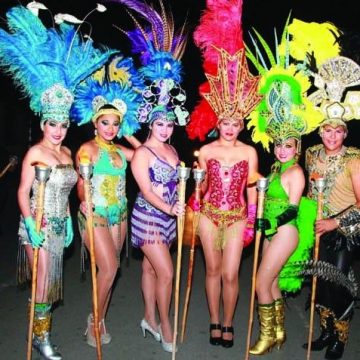 Aruba's Carnival Season 2014 has started with the Torch Parade