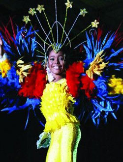 Sheqayli Ascencion, representative of Oranjestad, receives the Aruba Diamond Jubilee Children’s Queen crown