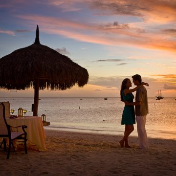 La Vista Couple dining.JPG