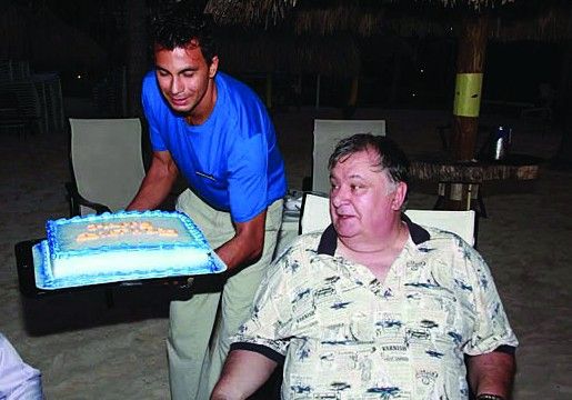 Long time guest of Aruba introduces cousin to the island for the first time