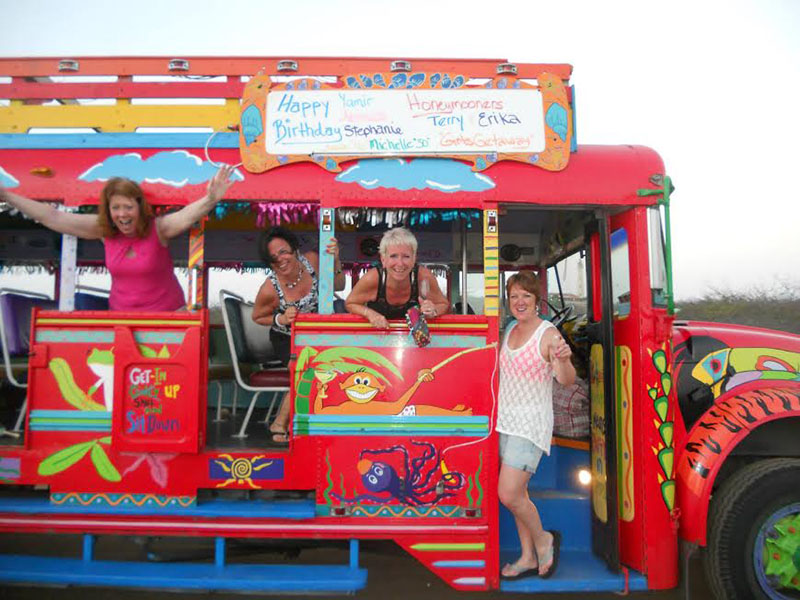 The craziest bus on Aruba, Kukoo Kunuku, closes the month of March with a blast