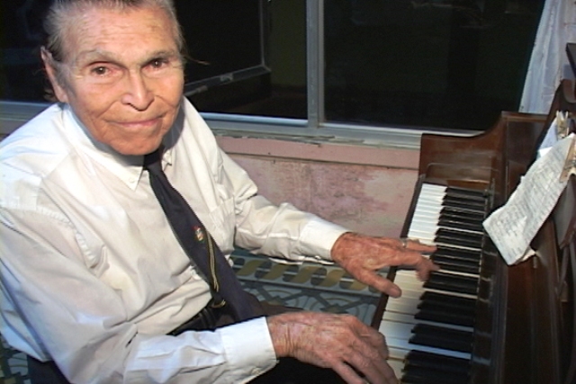 Aruban musicians play most popular compositions of Padu Lampe as a tribute to his 94th birthday