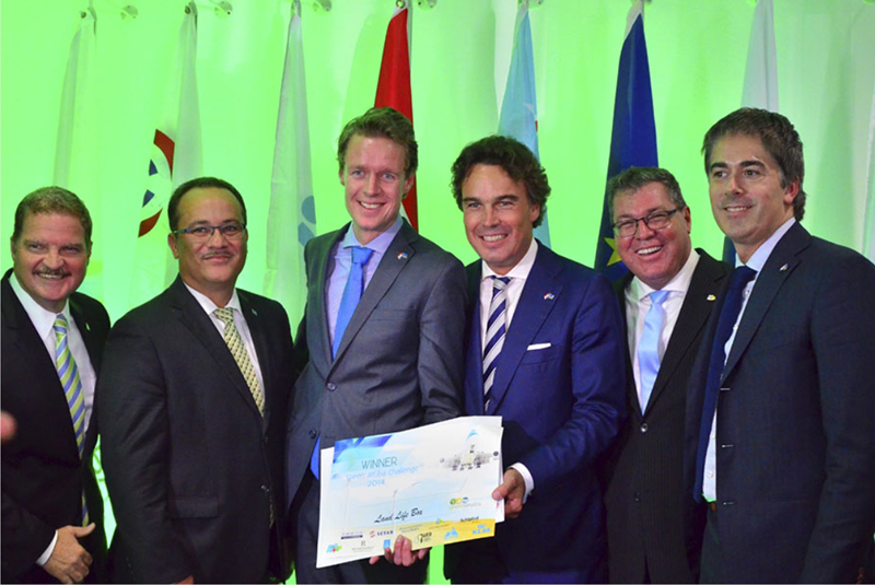 Winner of KLM’s Green Aruba Challenge receives standing ovation after his “Land Life Box” presentation