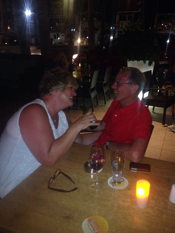 Everlasting love expressed during a live performance at CILO City Lounge Aruba restaurant