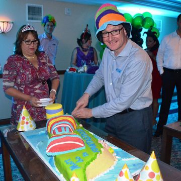 Aruba Marriott Resort congratulates Hotel Manager Matt Knights with his new job