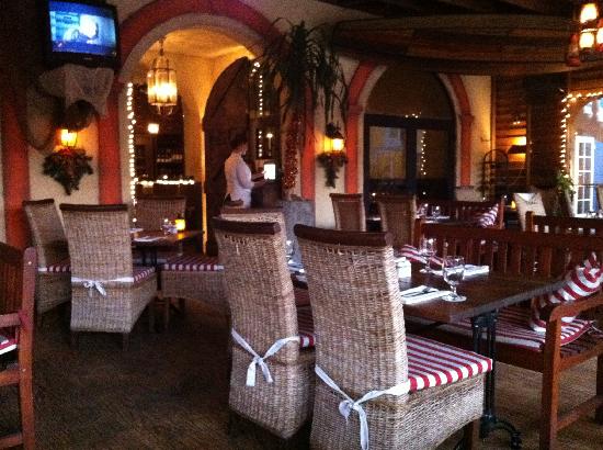 Papillon Restaurant Aruba is celebrating their 6th anniversary