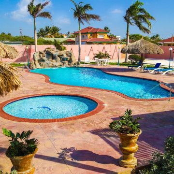 Sasaki Apartments offers discounted prices for the season!