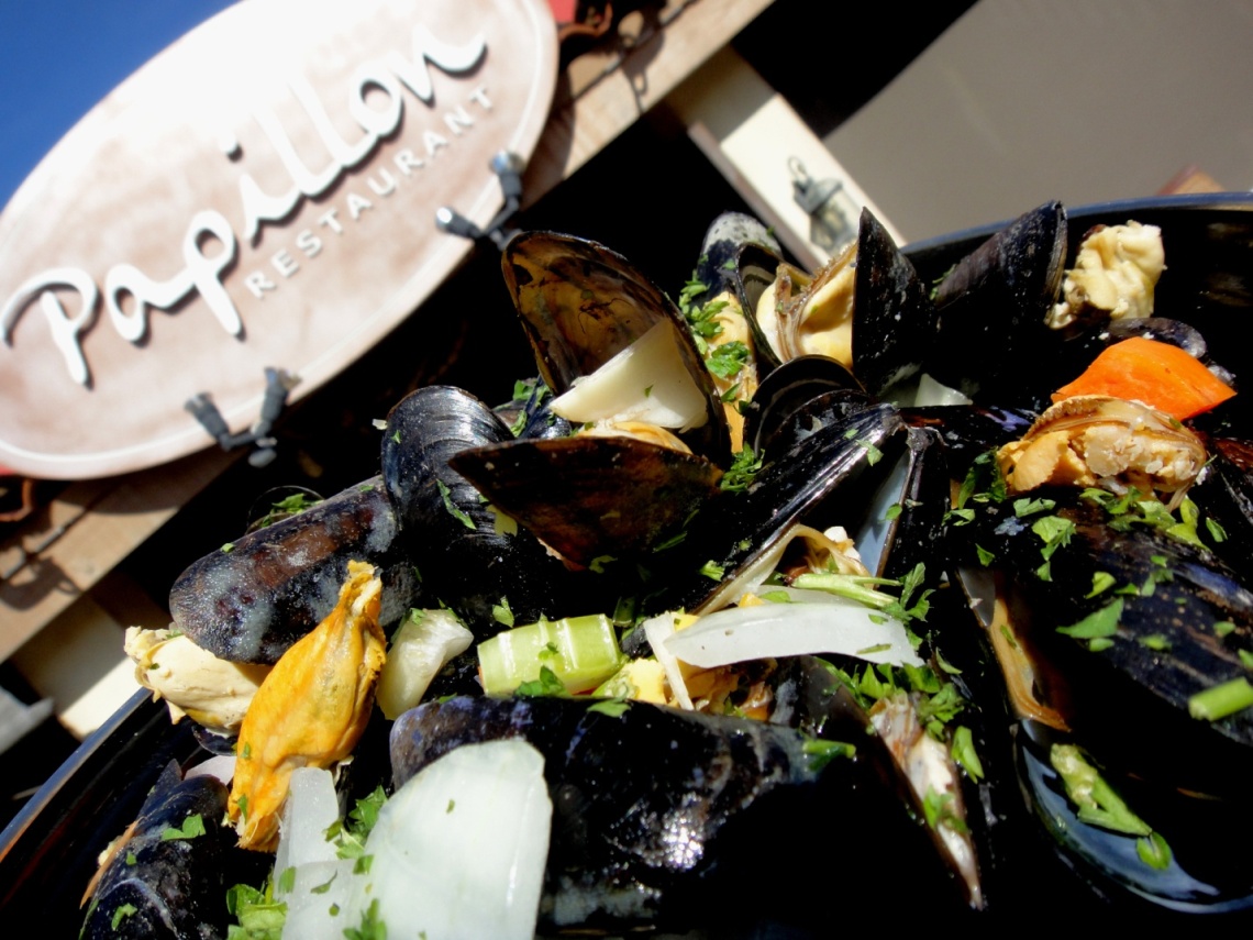 Fresh Mussels arrive at Papillon!