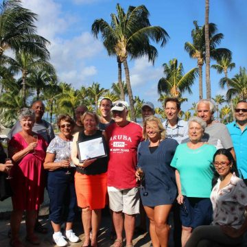 Hilton Aruba Caribbean Resort & Casino Presents Certificate of Distinction to Loyal Guests