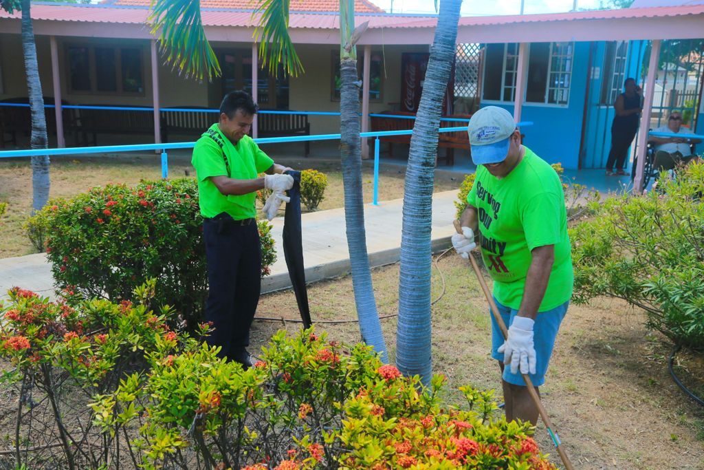 Aruba Marriott Gives a Helping Hand to St. Michael Paviljoen Nursing Home