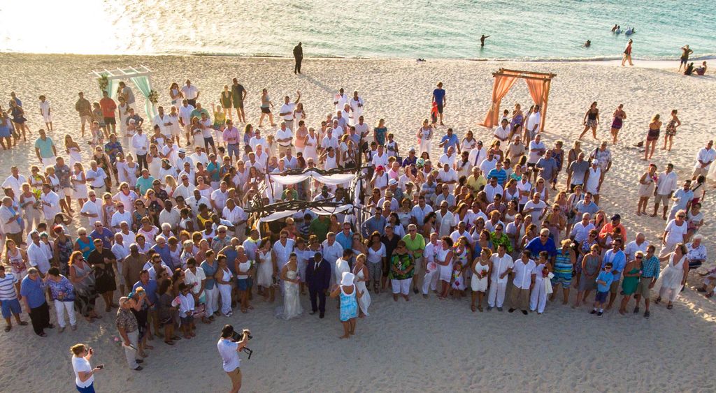 Aruba Hosts Caribbean’s Largest Vow Renewal