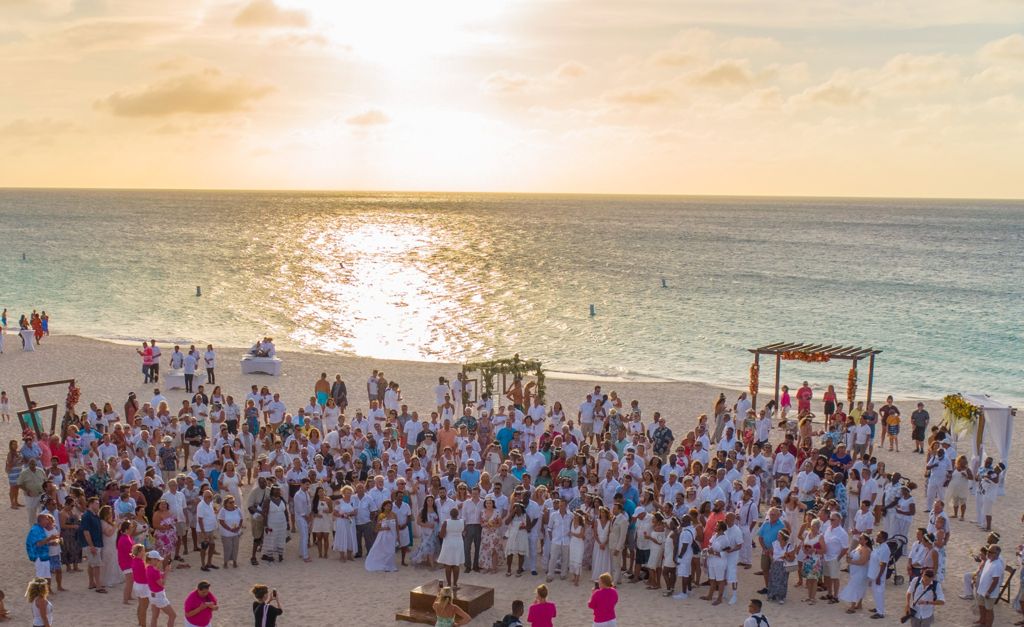 Aruba Hosts Largest Vow Renewal Ceremony in the Caribbean for Second Year in a Row