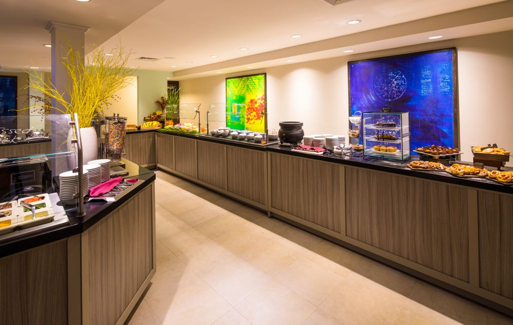 Laguna Restaurant of Hilton Aruba Offers a Full American Buffet