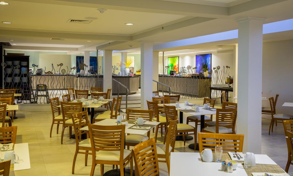 Laguna Restaurant of Hilton Aruba Offers a Full American Buffet Breakfast with Unlimited Mimosas