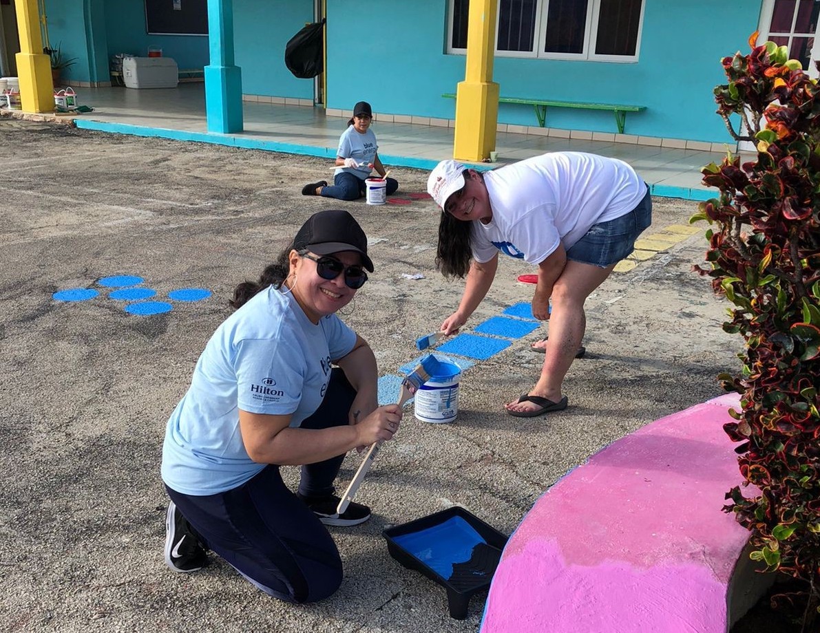 Volunteering is Well and Alive at the Hilton Aruba Caribbean Resort & Casino