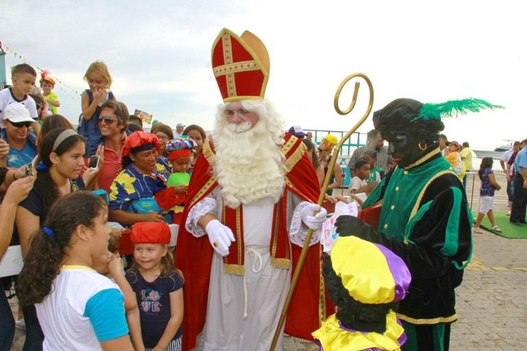 Ziek persoon Onafhankelijkheid Laboratorium Sinterklaas Arrival and Parade | VisitAruba.com