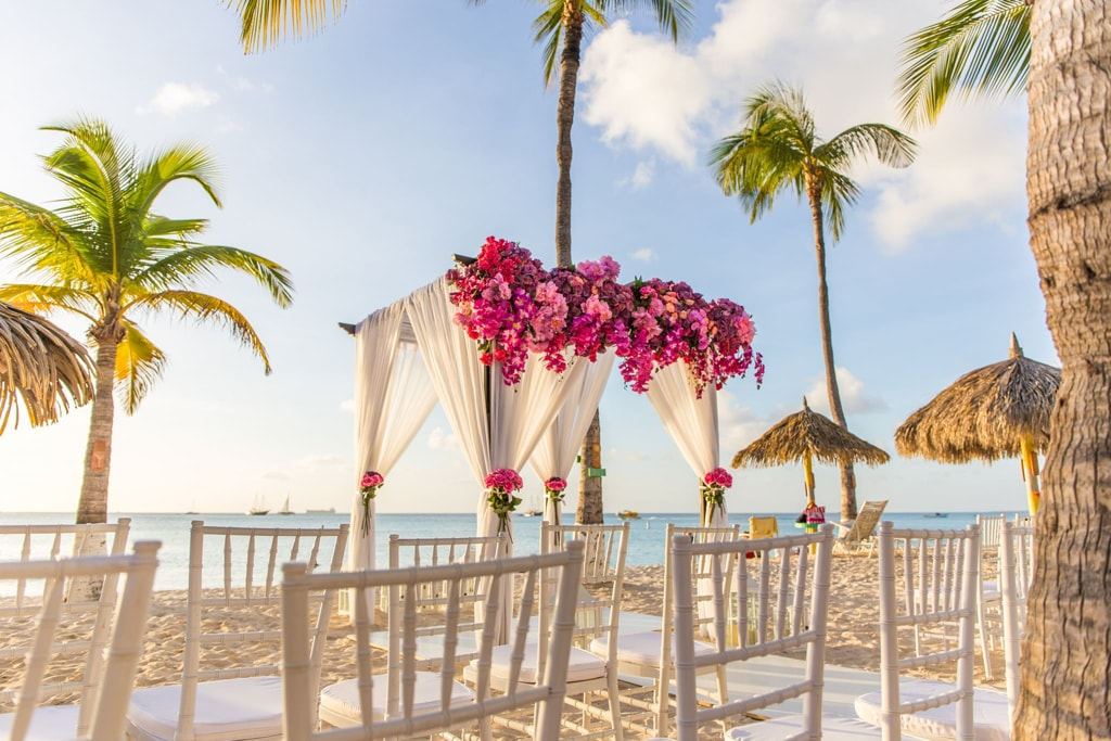 Aruba_Beach_wedding_scene